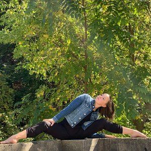 Meet your Posher, April